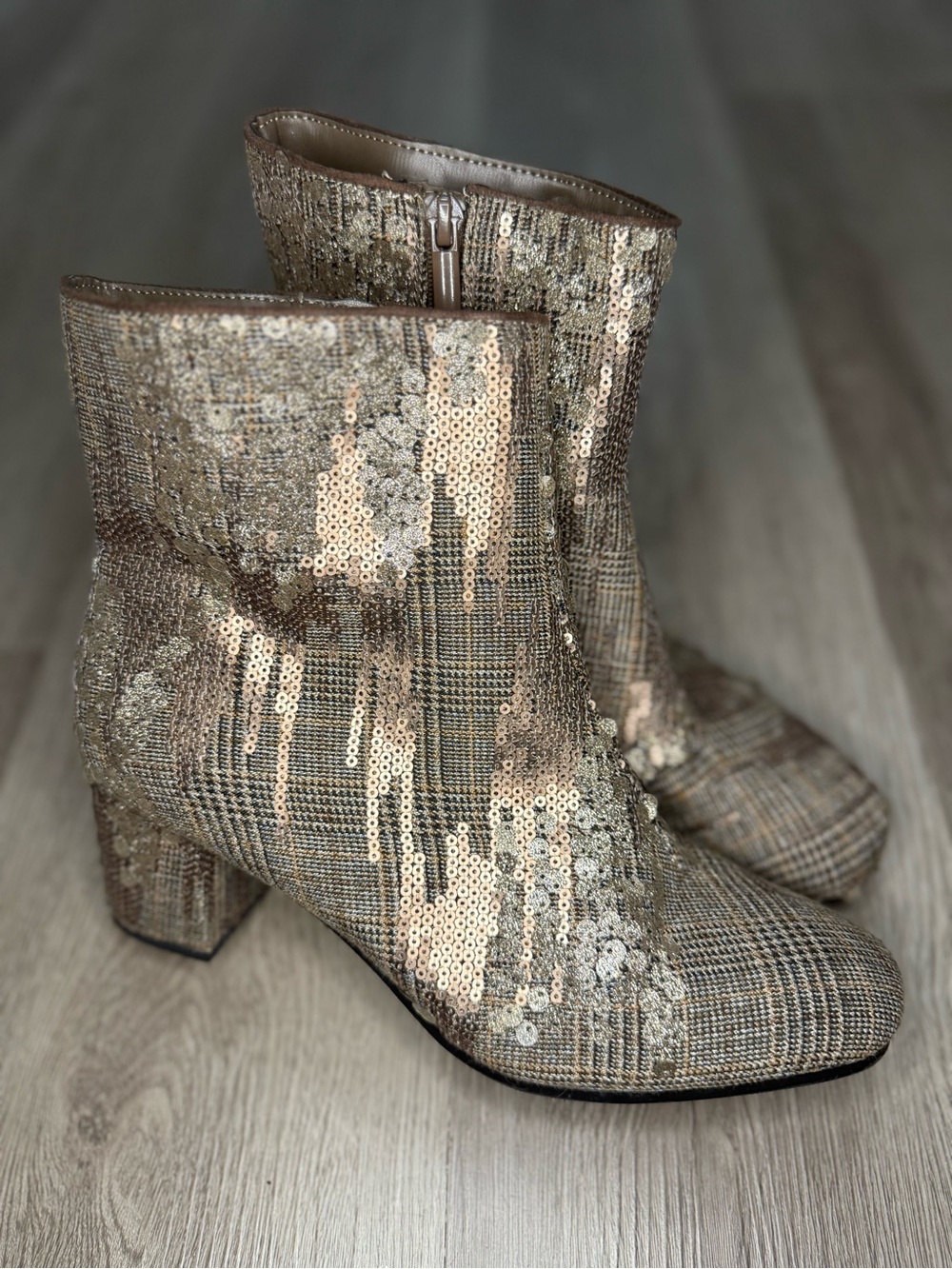 Amelia Grace - Gold Sequin Plaid Ankle Boots - Women's Fashion Bootie - Size 8